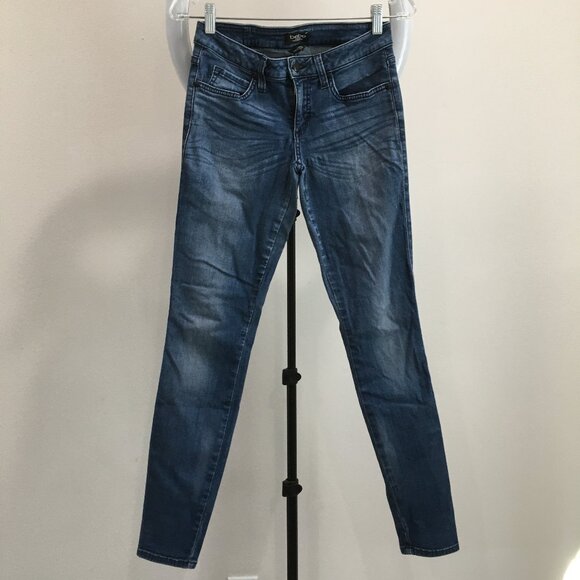 BEBE Medium Wash 5 Pocket Logo Hardware Slim Fit Skinny Jeans - Picture 1 of 12